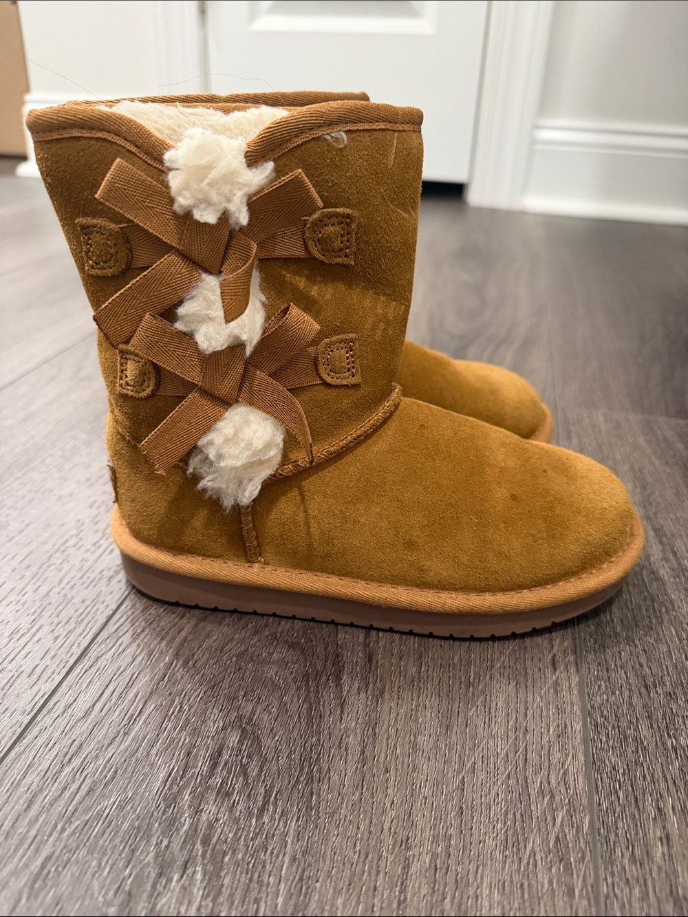 Koolaburra Kids Chestnut Faux-Suede Shearling Bow Boots